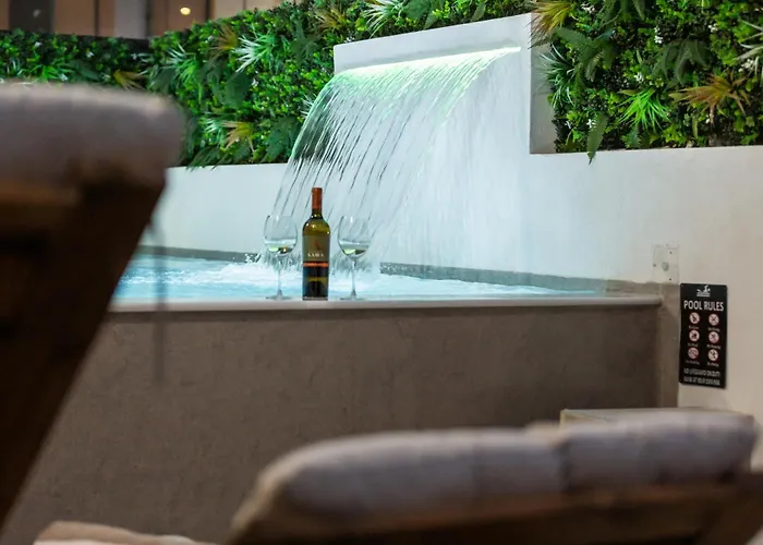 Bequest Gold Luxury Corinth